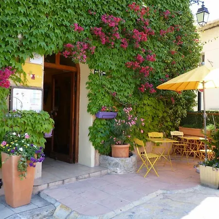 Du Soleil Hotel